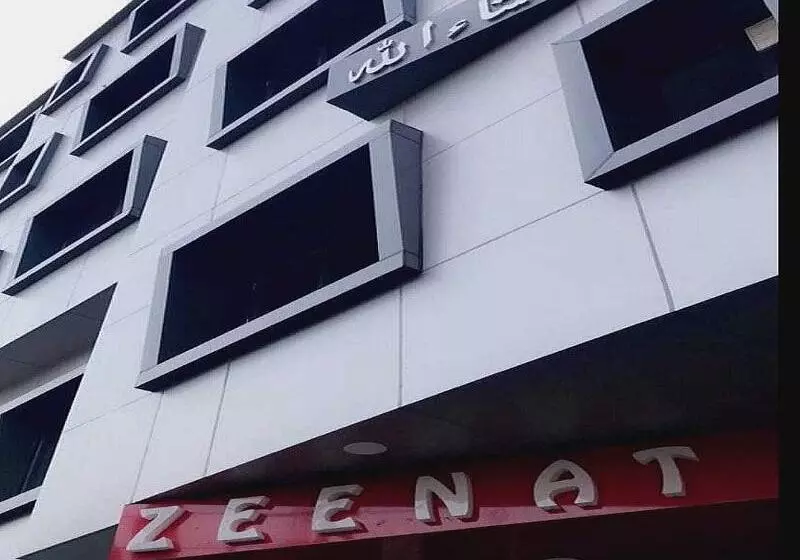 O 62748 Hotel Zeenat