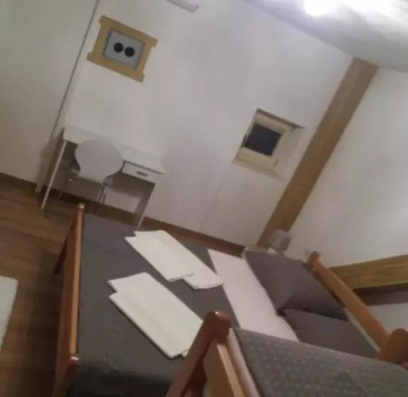 Majatalo Prenoćište Kastel