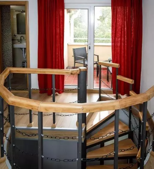 Majatalo Prenoćište Kastel