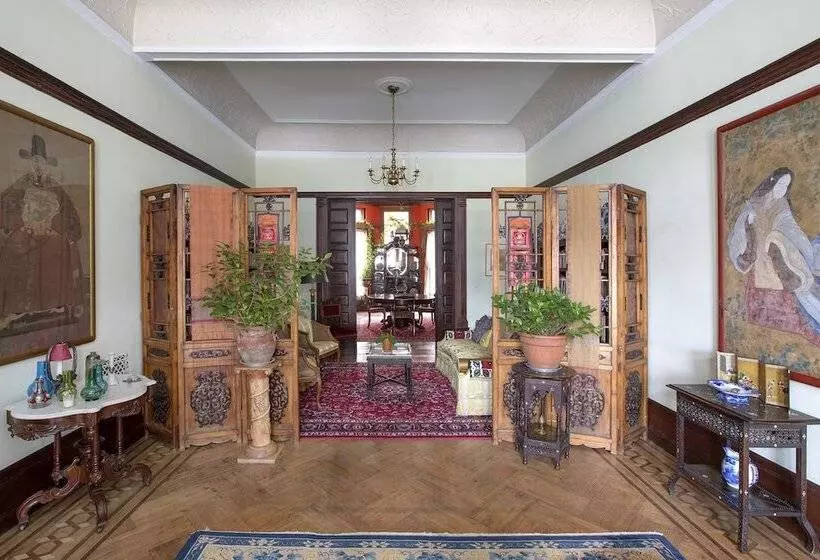 پانسیون Suites In A Manhattan Mansion