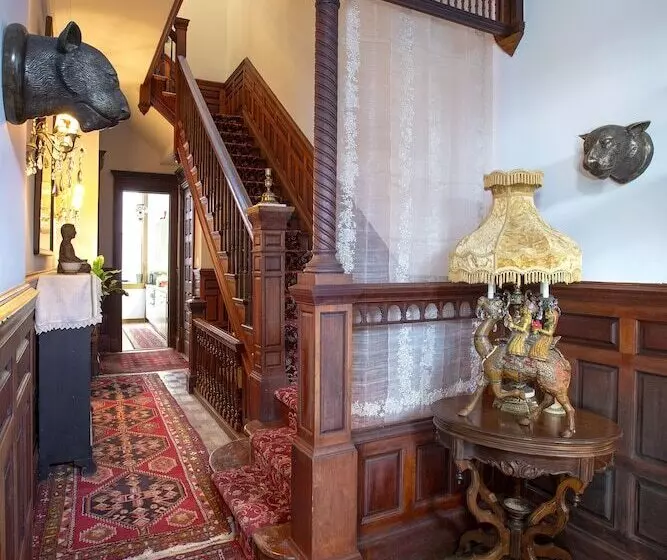 پانسیون Suites In A Manhattan Mansion