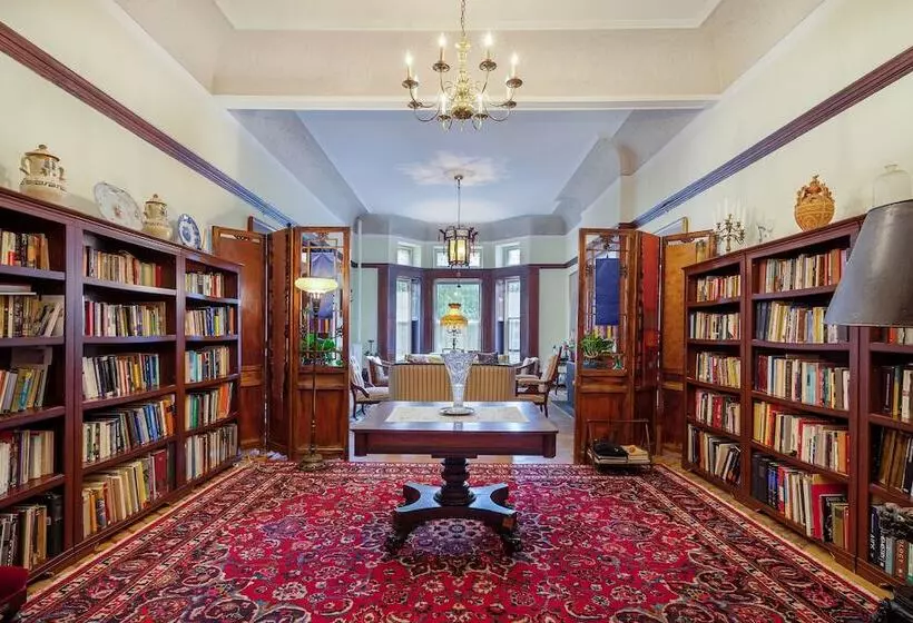 پانسیون Suites In A Manhattan Mansion