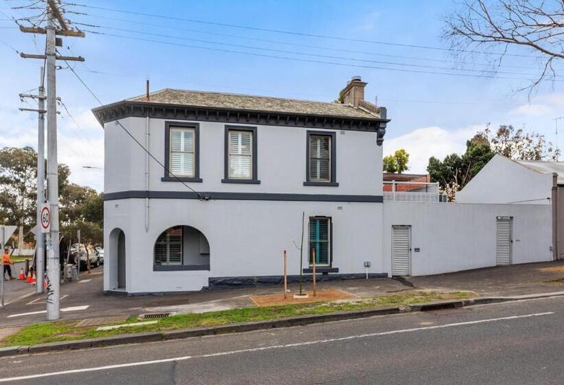 פנסיון Work Sleep Live Melbourne