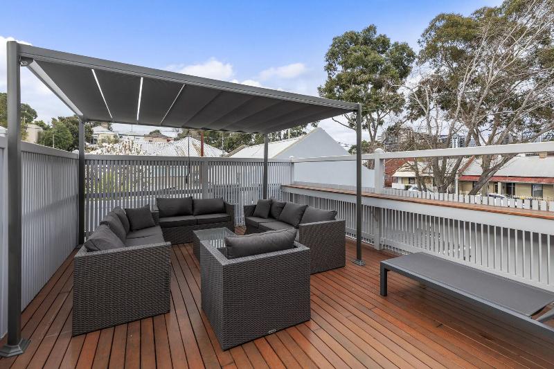 פנסיון Work Sleep Live Melbourne