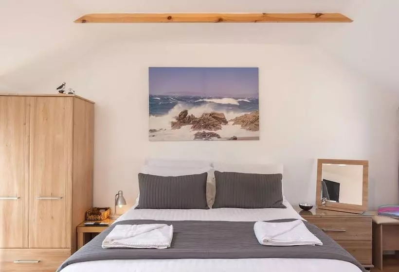 The Old Net Store   Cosy Anstruther Studio Flat