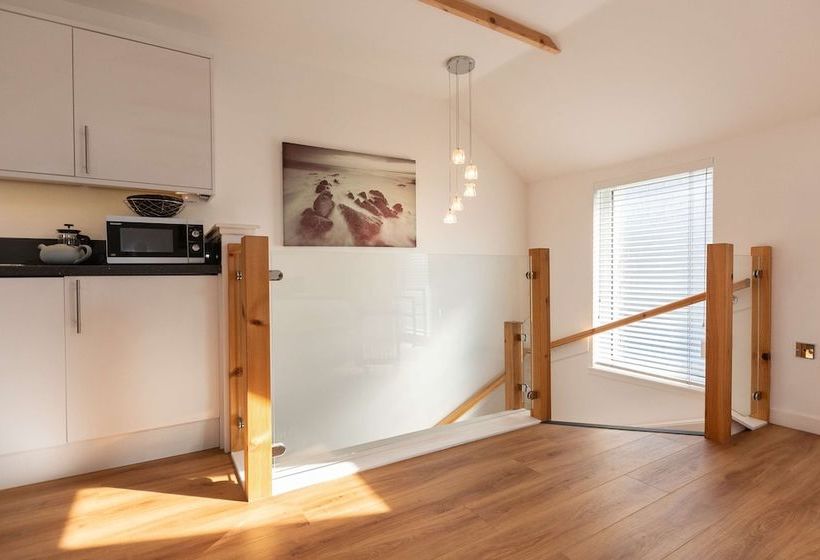 The Old Net Store   Cosy Anstruther Studio Flat