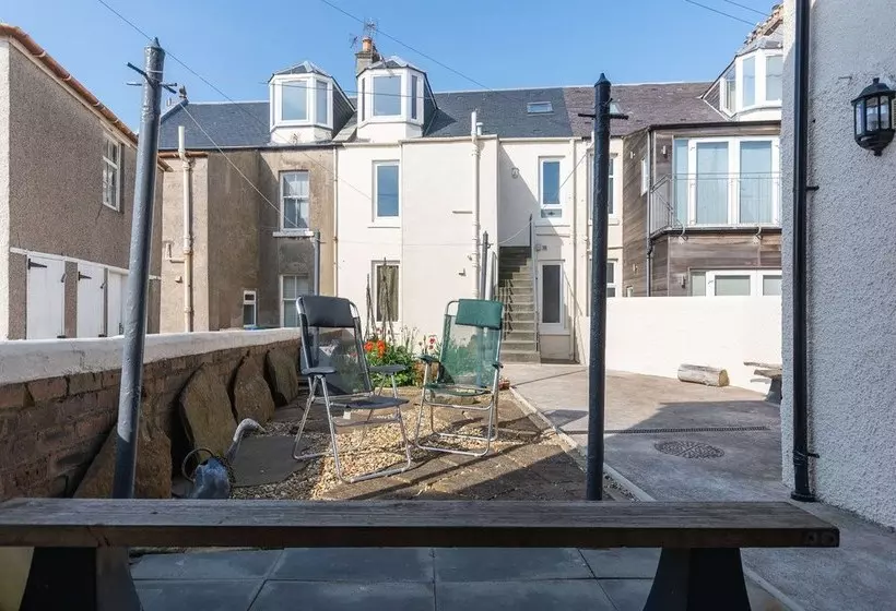 The Old Net Store   Cosy Anstruther Studio Flat