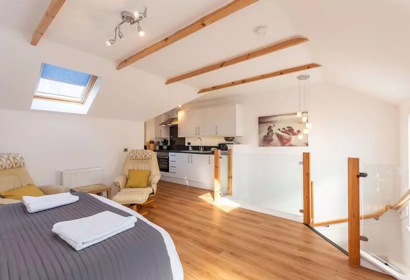 The Old Net Store   Cosy Anstruther Studio Flat