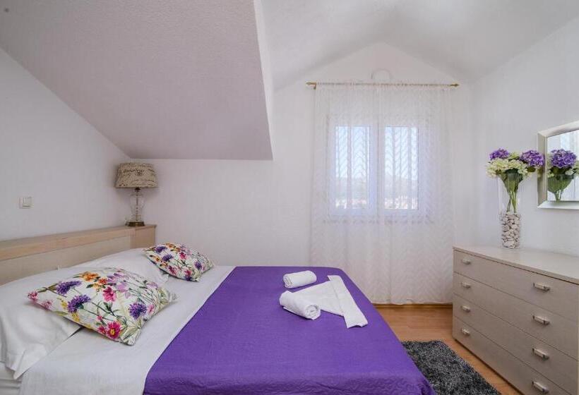 هتل Apartments Kasalo