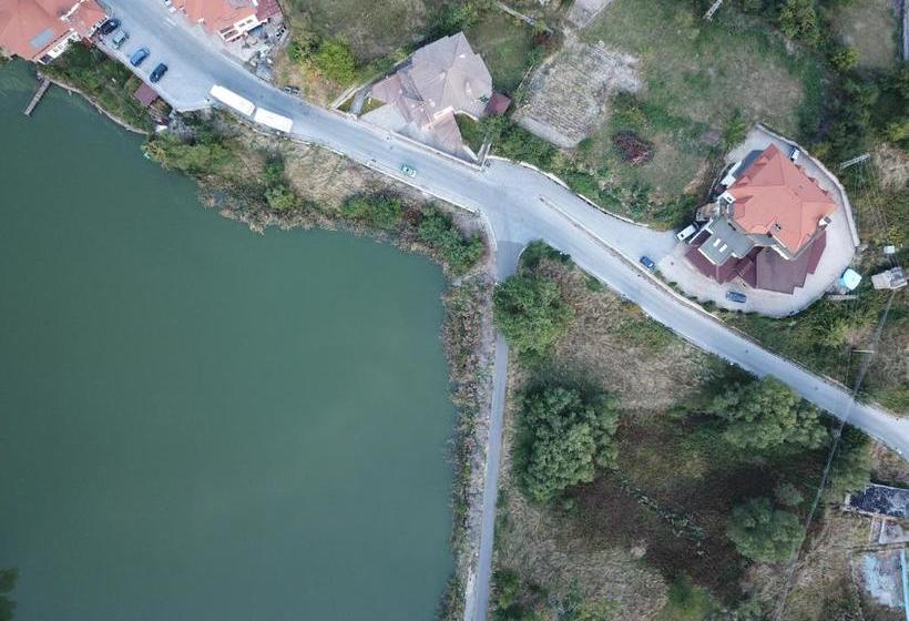 Hotell семеен хотел кристал