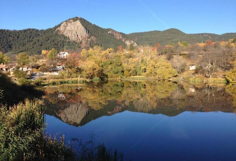 Hotell семеен хотел кристал