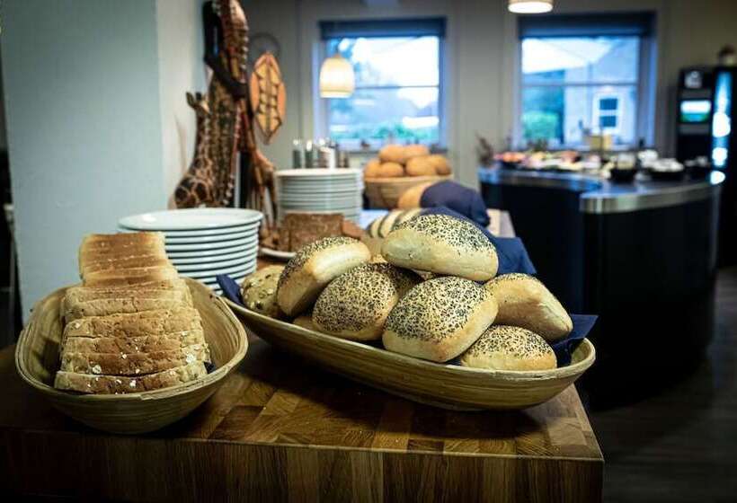 בית מלון כפרי Givskud Zoo Hostel