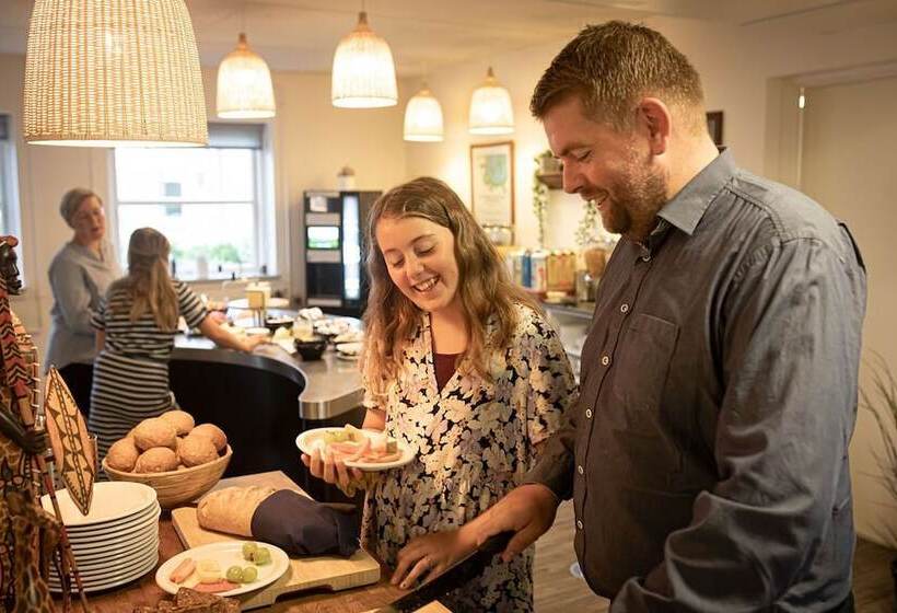 בית מלון כפרי Givskud Zoo Hostel