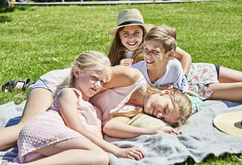 Hotelli Givskud Zoo Hostel