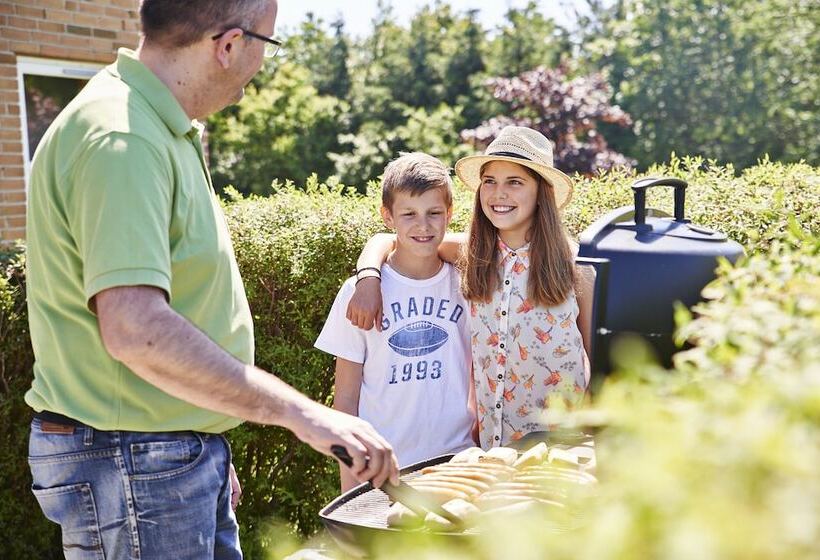 בית מלון כפרי Givskud Zoo Hostel