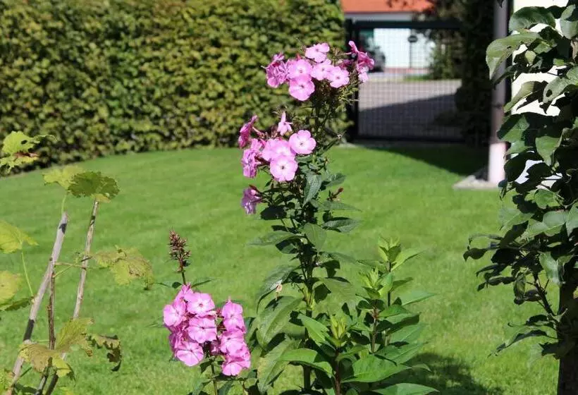 هتل Heike Garni