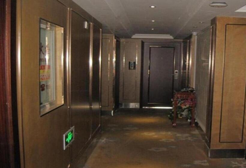 Отель Yiwu Guomao