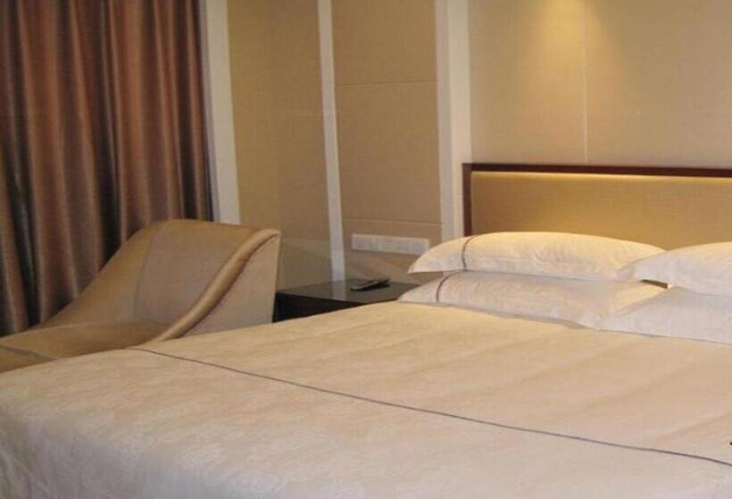 Отель Yiwu Guomao