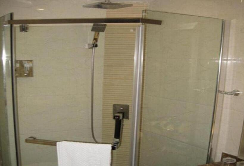 Отель Yiwu Guomao