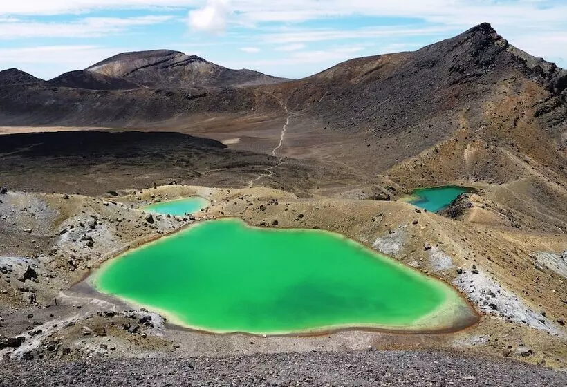 Adventure Lodge & Motel