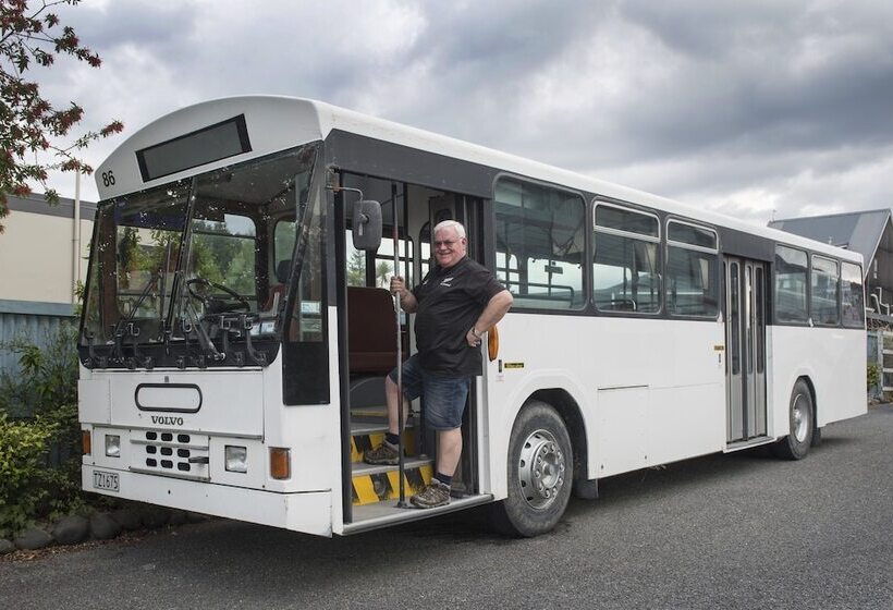 Adventure Lodge & Motel