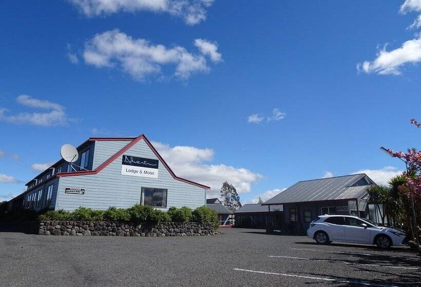 Adventure Lodge & Motel