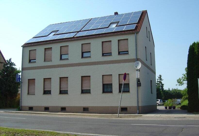 בית מלון כפרי -garni-kochstedt