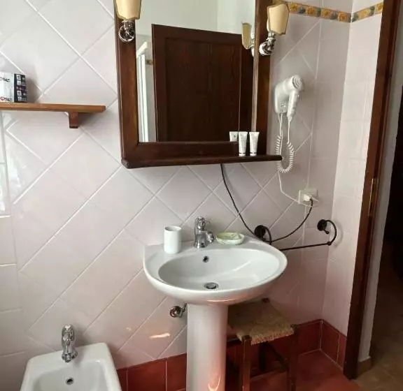 Hotelli Agriturismo Le Pescine