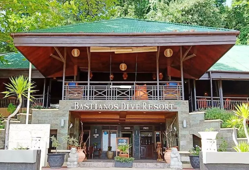 ホテル Bastianos Bunaken Dive Resort