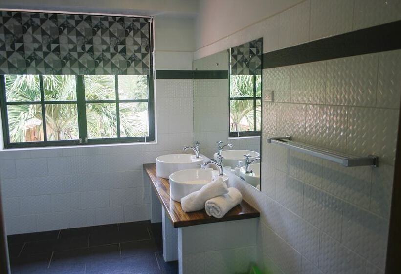 فندق Isla Hayahay Beach Resort And Restaurant