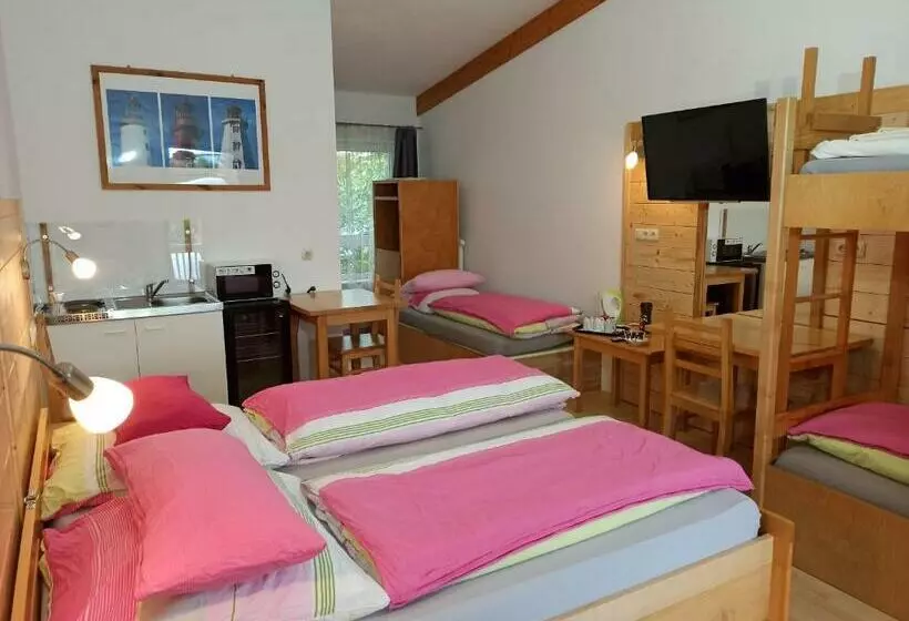Max Motel