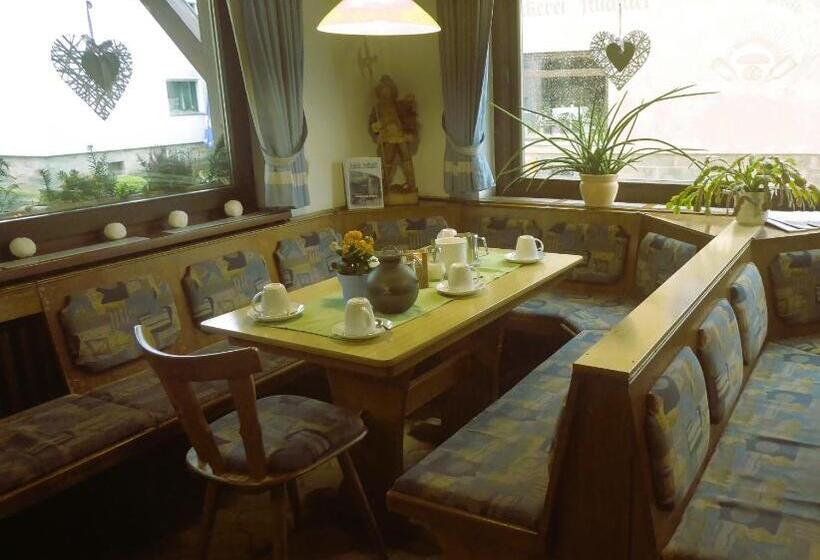 Отель Pension Gasthof Zum Lamm