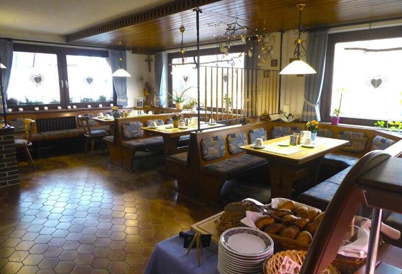 Отель Pension Gasthof Zum Lamm