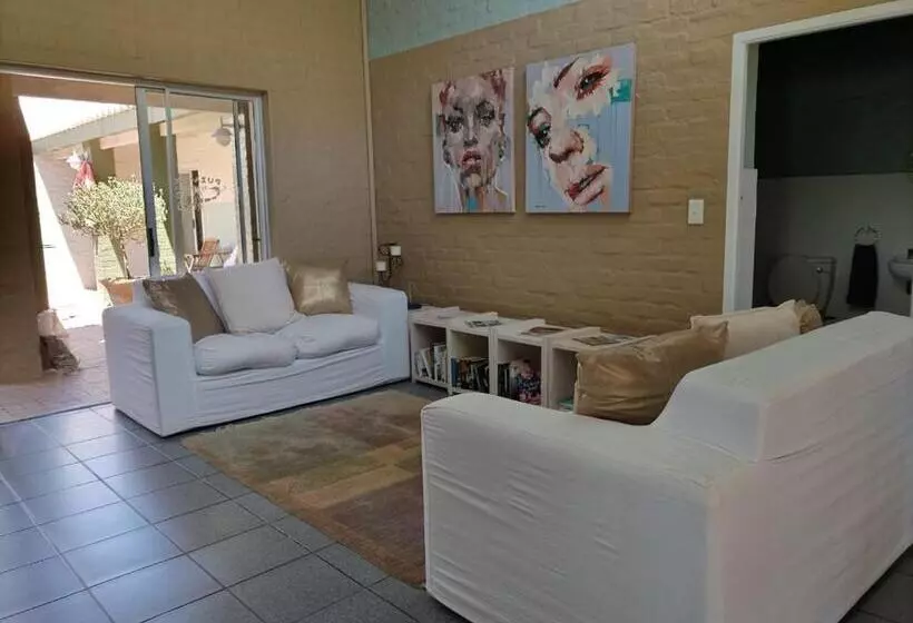 Hotelli Puza Moya Guest House