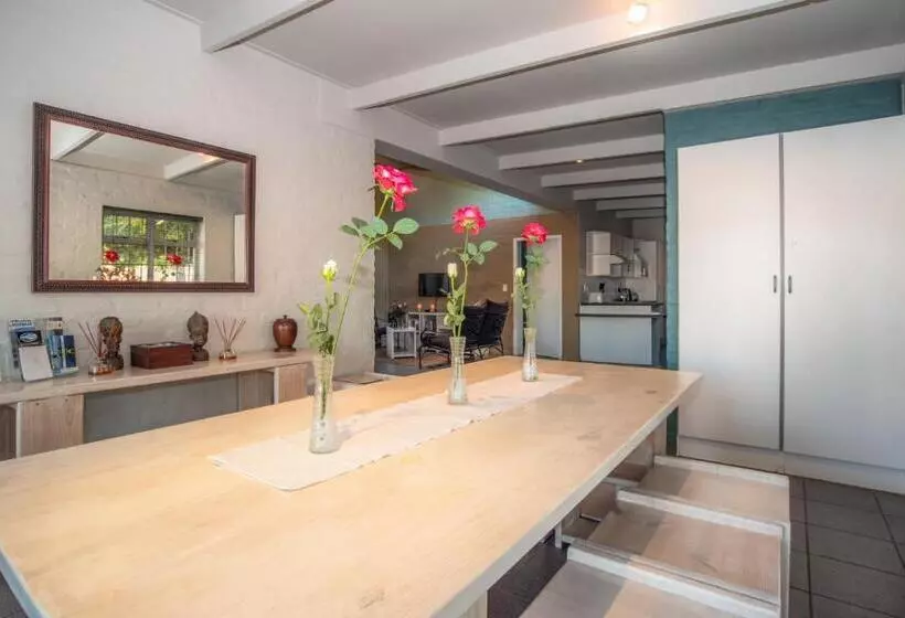 Hotelli Puza Moya Guest House