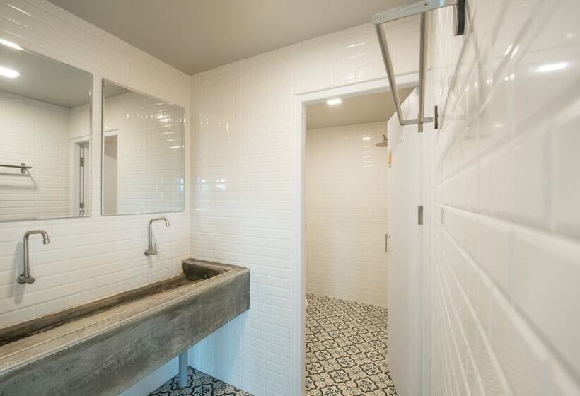 בית מלון כפרי Bed & Bike Hostel