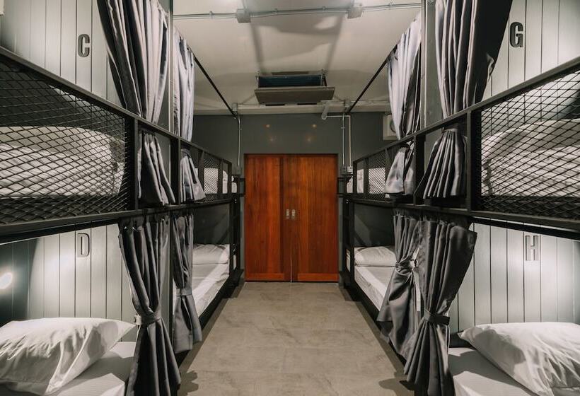 בית מלון כפרי Bed & Bike Hostel