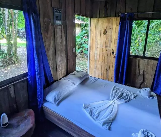 ホテル Citronela Lodge Corcovado