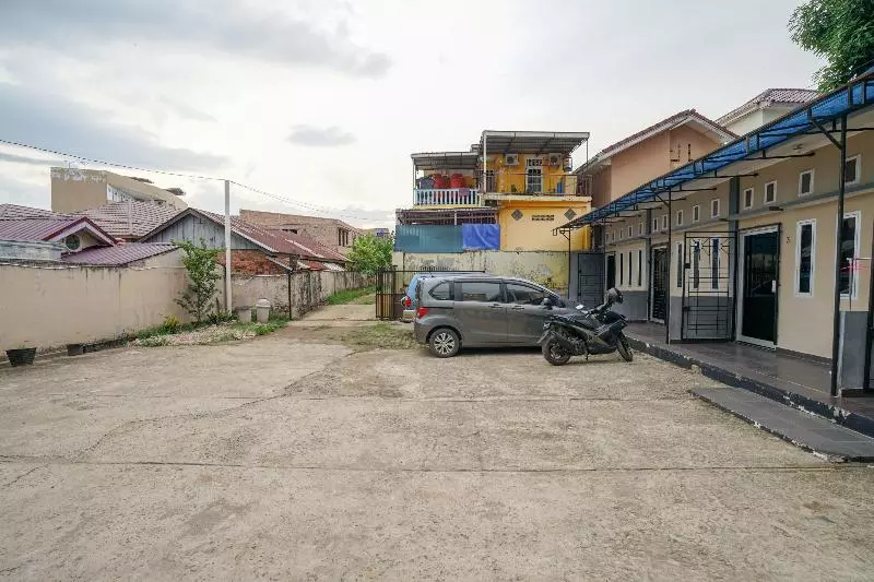 ホテル Oyo 2036 Afifah Residence Syariah
