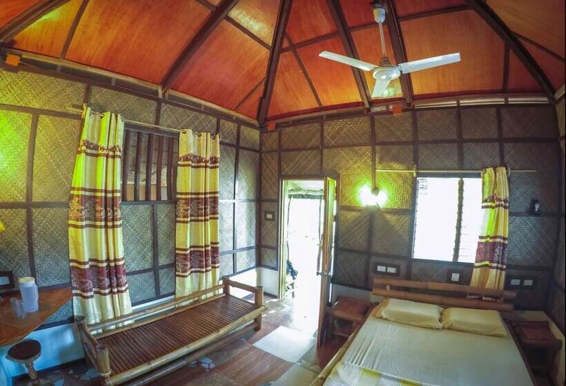 پانسیون Chelle S Guesthouse And Backpackers