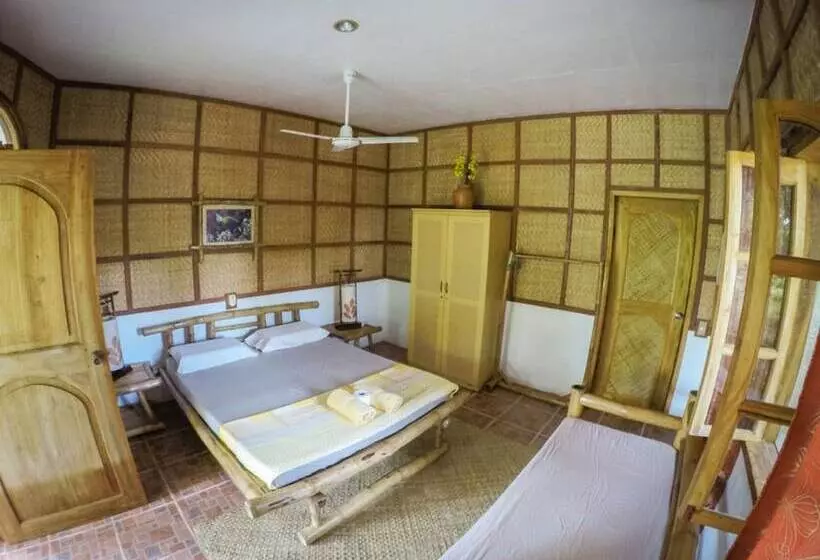 پانسیون Chelle S Guesthouse And Backpackers