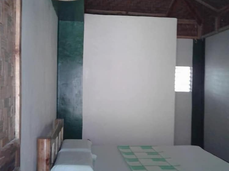 پانسیون Chelle S Guesthouse And Backpackers