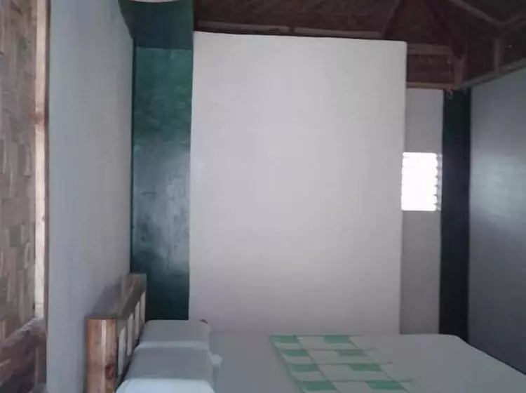 پانسیون Chelle S Guesthouse And Backpackers