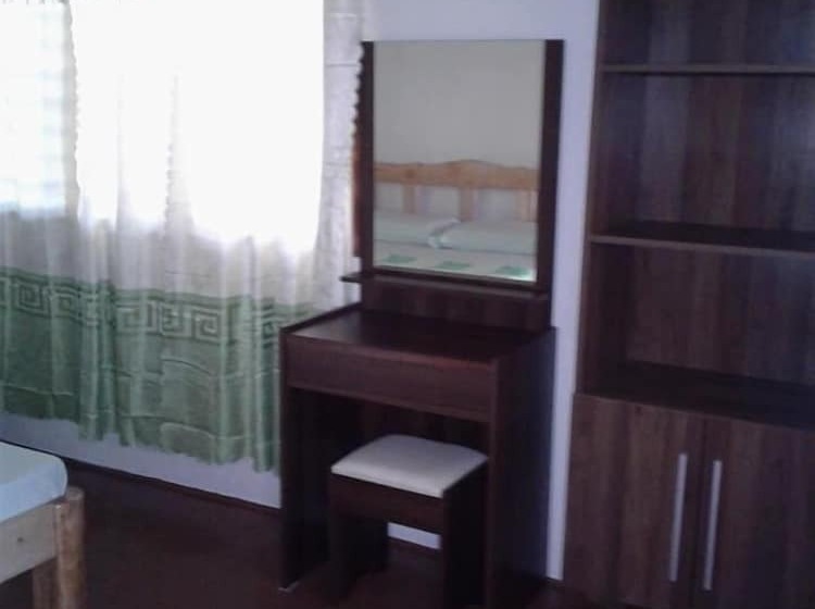 پانسیون Chelle S Guesthouse And Backpackers