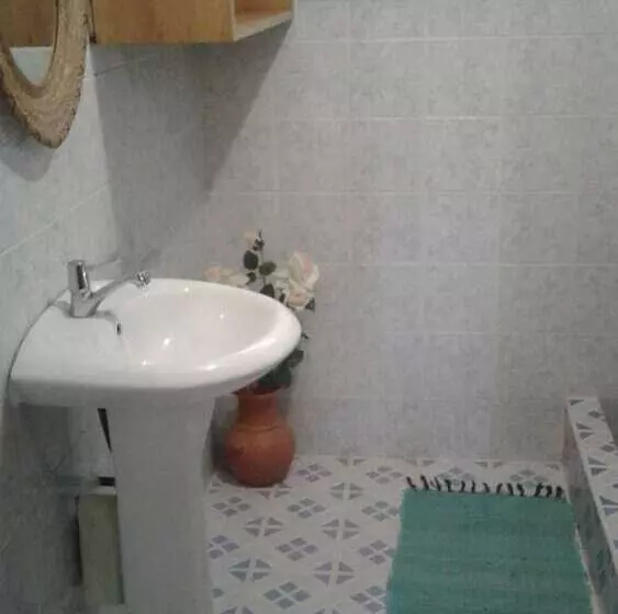 پانسیون Chelle S Guesthouse And Backpackers