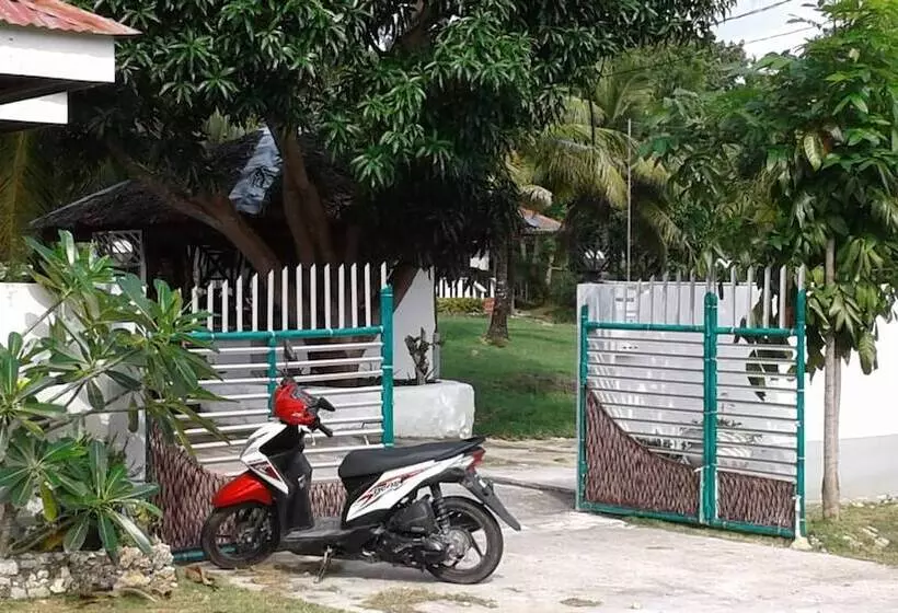 پانسیون Chelle S Guesthouse And Backpackers