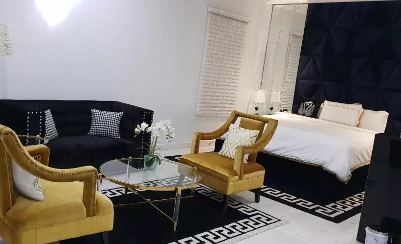 هتل Executive Home