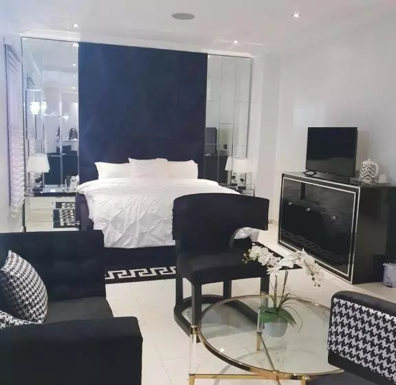 هتل Executive Home