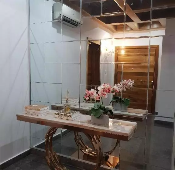 هتل Executive Home