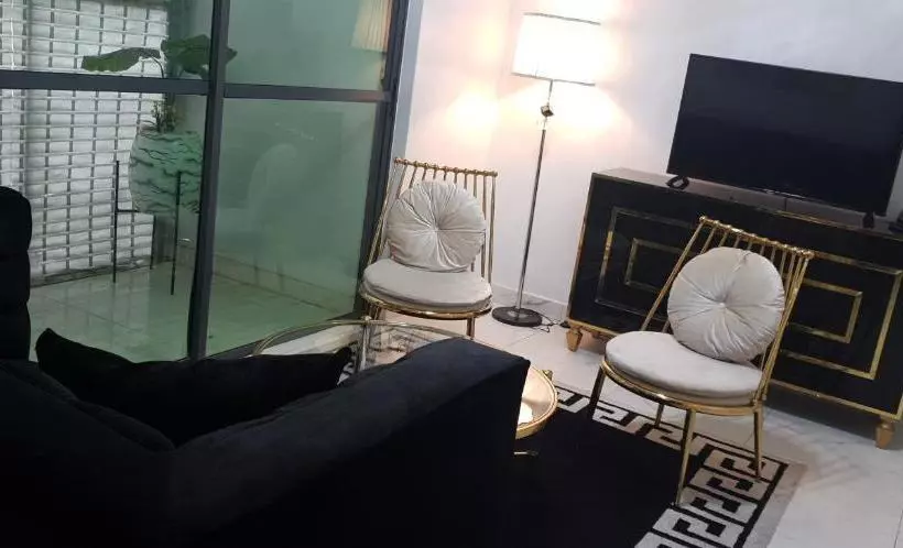 هتل Executive Home
